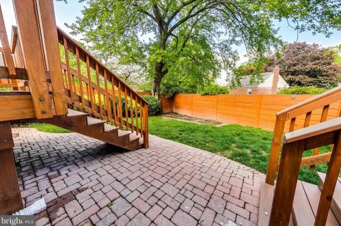 403 Dale Dr, Silver Spring MD  20910-5528 exterior