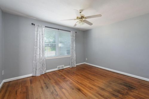 9215 Alpine Dr, Saint Louis MO 63123-4411 exterior