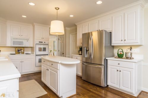 7710 Dunvegan Close, Atlanta GA 30350-5504 exterior