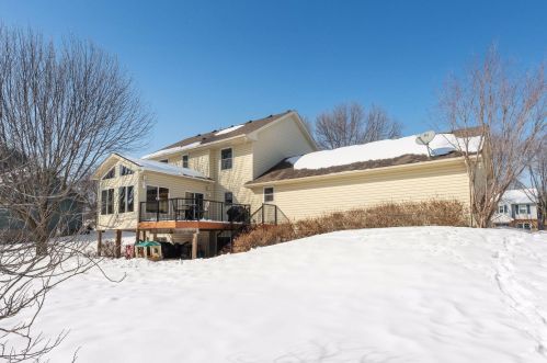 799 Ashley Dr, Chaska MN 55318-1540 exterior