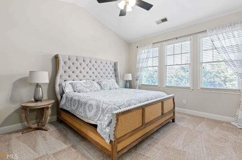 5282 Kershaw Ct, Atlanta GA 30339-6711 exterior