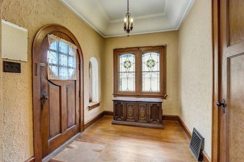 2466 73rd St, Milwaukee, WI 53213-1212