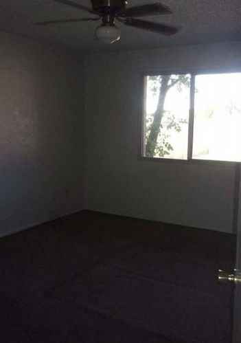 3240 Desert Cv Ave, Phoenix AZ 85028-3518 exterior