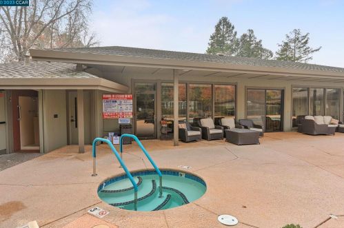 1201 Monument Blvd, Concord CA  94520-4424 exterior