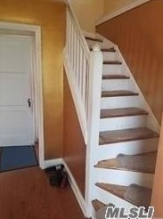 187 Berry St, Valley Stream, NY 11580-3432