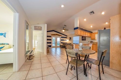 691 102nd Ave, Naples, FL 34108-3212