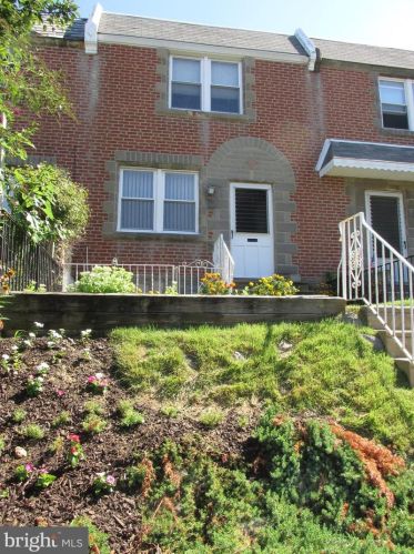 241 Benner St, Philadelphia, PA 19111-5901