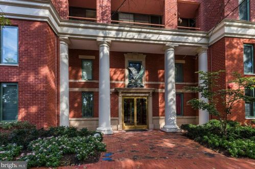 955 26th St, Washington, DC 20037-2009