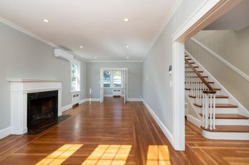 12 Goldsmith St, Providence RI 02906-4808 exterior