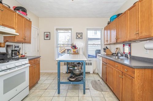 327 Middlesex St, North Andover MA 01845-3438 exterior