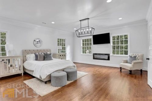 3342 Kilby Pl, Atlanta GA 30327-2214 exterior