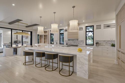 3240 Gin Ln, Naples FL 34102-7814 exterior