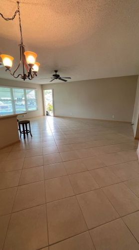 908 Savannas Pt, Fort Pierce FL 34982-6785 exterior