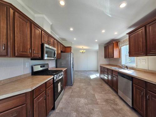 10 Emperor Dr, Concord NH  03303-4123 exterior