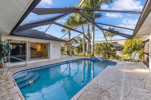 428 Sharwood Dr, Naples FL 34110-5726 exterior