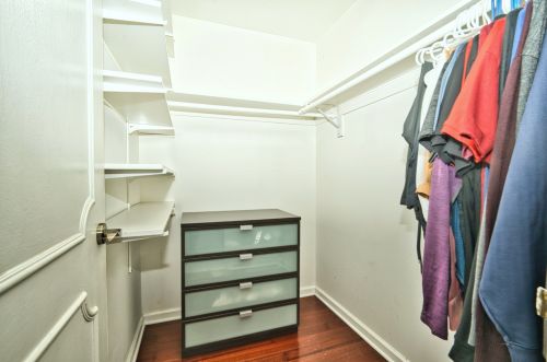 6147 Sheridan Rd, Chicago IL 60660-4057 exterior