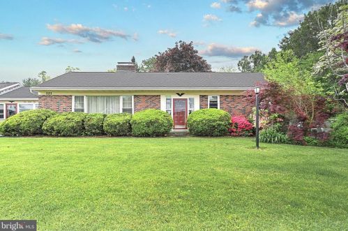 121 Blooming Grove Rd, Hanover, PA 17331-7915