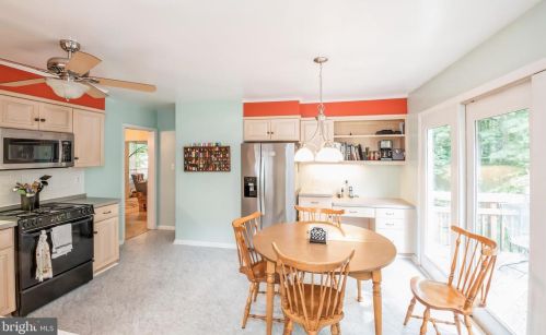 12 Crst Park Ct, Silver Spring MD 20903-1305 exterior