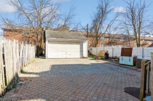 1229 6th St, Plainfield NJ 07063-1433 exterior