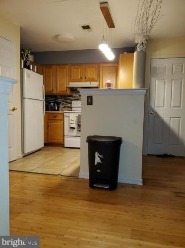 1311 Marshall St, Philadelphia PA 19122-4314 exterior