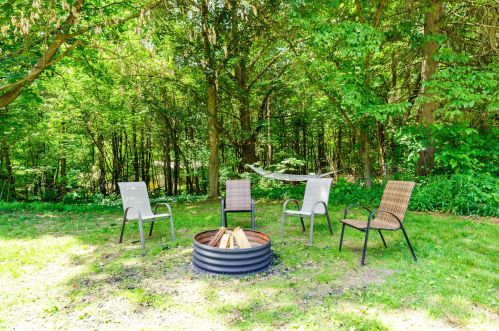 4624 1 St, Kalamazoo MI 49009-7943 exterior