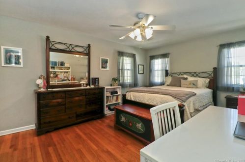 140 Hartley St, North Haven CT 06473-4409 exterior