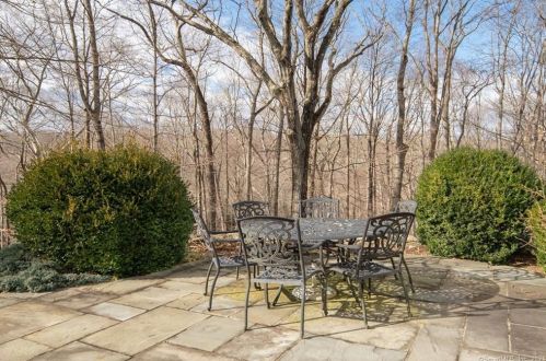 191 Br Brk Rd, Wilton CT 06897-1520 exterior