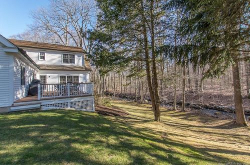 170 Ridgefield Rd, Wilton CT 06897-1921 exterior