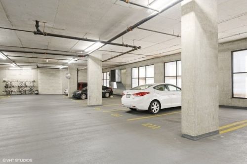 210 Desplaines St, Chicago IL 60661-5500 exterior