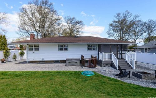 12 Sheldon Pl, Commack NY 11725-3237 exterior