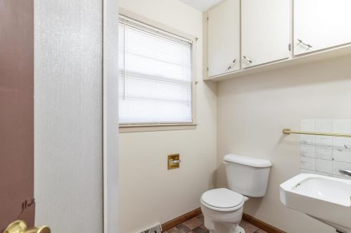 1503 Finn Dr, Lebanon MO 65536-3950 exterior