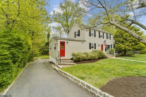 32 Beech Ave, Berkeley Heights, NJ 07922-1609