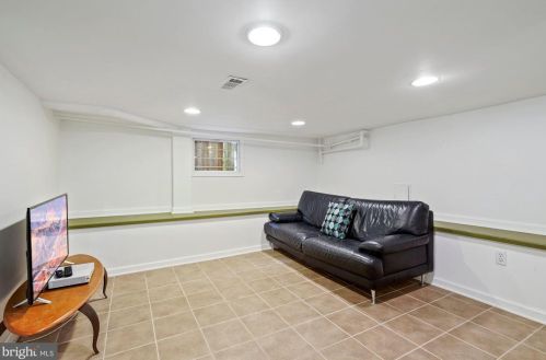 5018 Sherier Pl, Washington DC 20016-3328 exterior