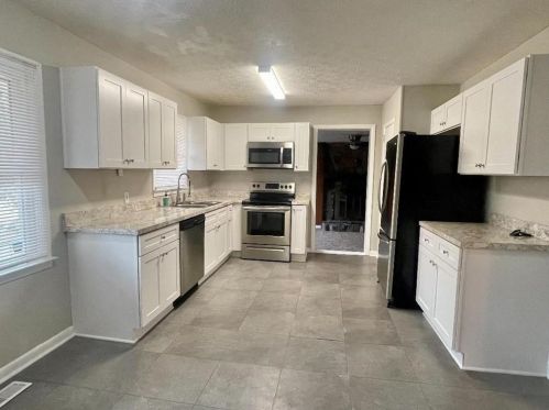 3032 Scenic Hwy, Lithonia GA  30039-4614 exterior