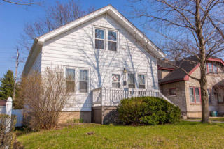 506 70th St, Milwaukee, WI 53213-3852