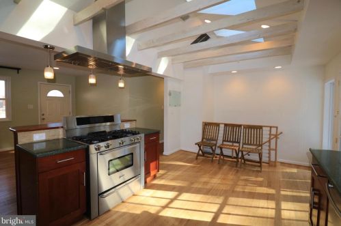 11231 Ashley Dr, Rockville MD  20852-2401 exterior