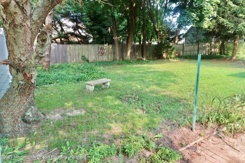 225 Cedar St, Oakhurst NJ 07755-1509 exterior