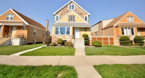 5828 Meade Ave, Chicago, IL 60638-3542