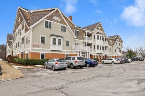 210 Chickering Rd, North Andover, MA 01845-4552