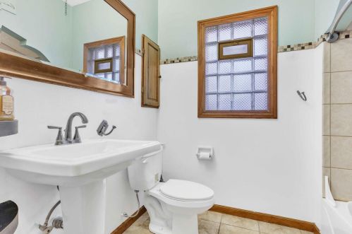 2960 11 St, Milwaukee WI 53215-3814 exterior