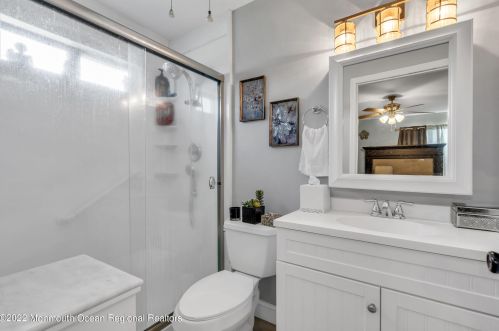 43 Gladstone Ave, Lakehurst NJ 08759-6625 exterior