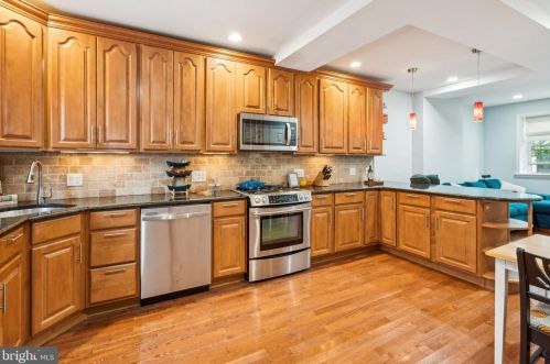 1511 Camac St, Philadelphia PA  19147-6208 exterior