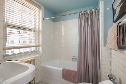 5555 Sheridan Rd, Chicago IL  60640-1609 exterior