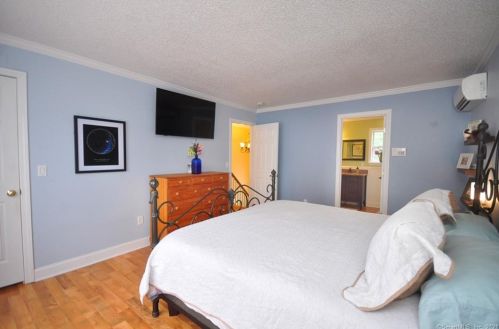 18 Arbor Rdg Rd, Torrington CT 06790-2576 exterior