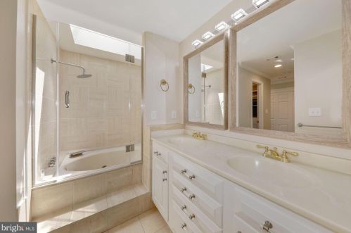 10028 Avenel Farm Dr, Rockville MD  20854-5412 exterior