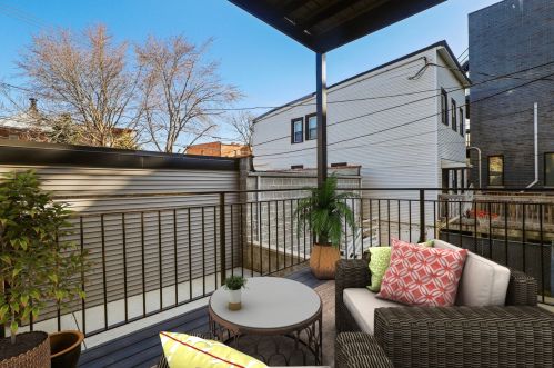 1234 Ohio St, Chicago IL  60642-6425 exterior