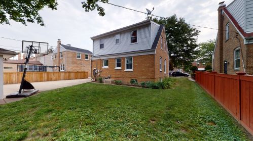 2246 15 Ave, Broadview IL 60155-4006 exterior