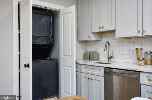 614 Alfred St, Alexandria VA  22314-1823 exterior