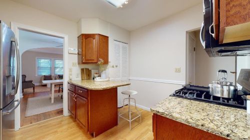 744 Laclede Sta Rd, Saint Louis MO 63117-2048 exterior