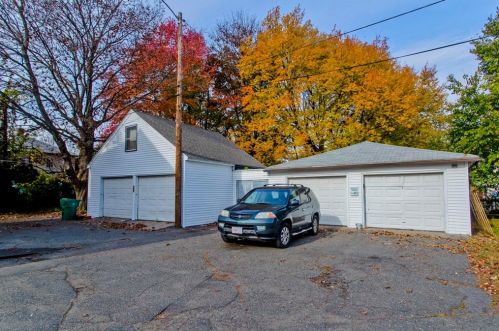 892 Chicopee St, Chicopee MA 01013-2735 exterior